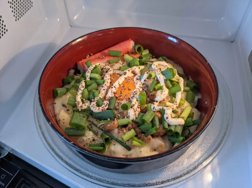 レンジ加熱前のどんぶり