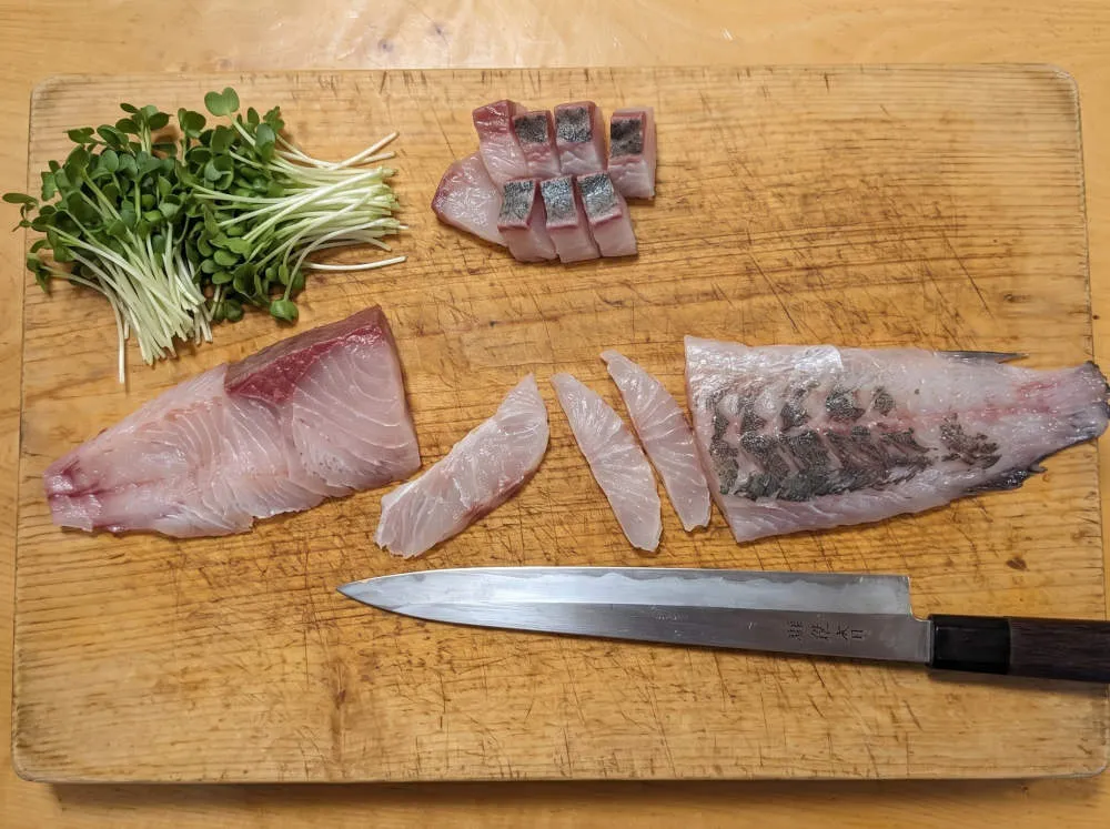 刺身を切る