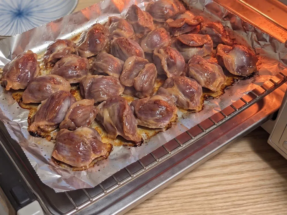 グリルで砂肝を焼く