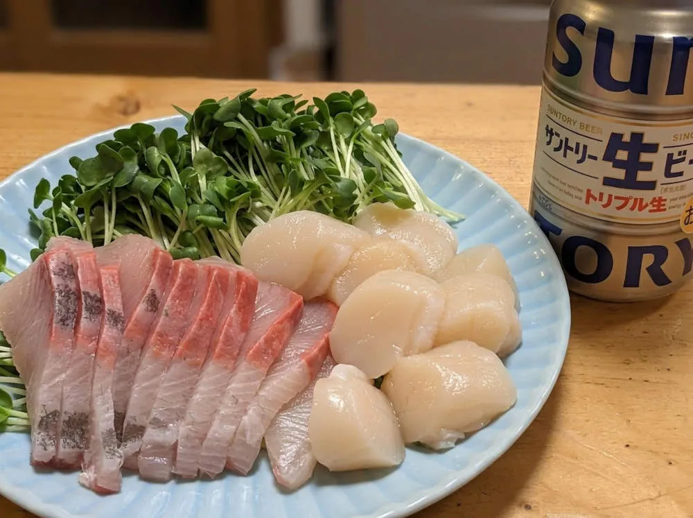 刺身を盛り付ける