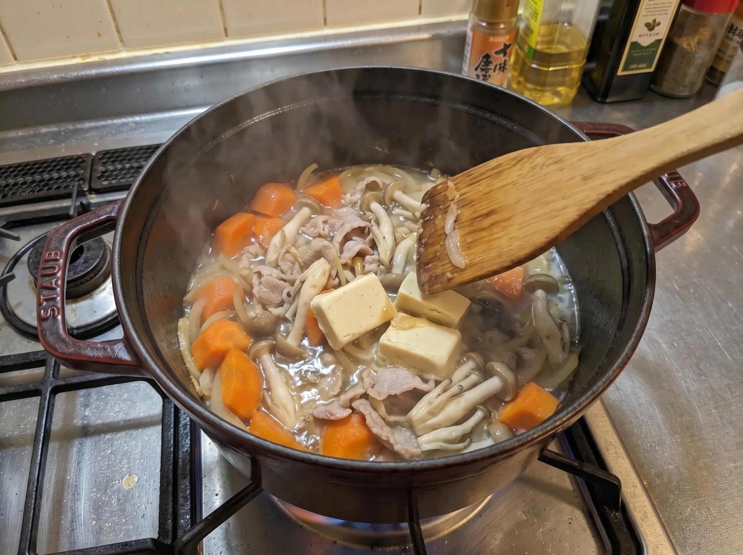 煮込んでルウを入れる