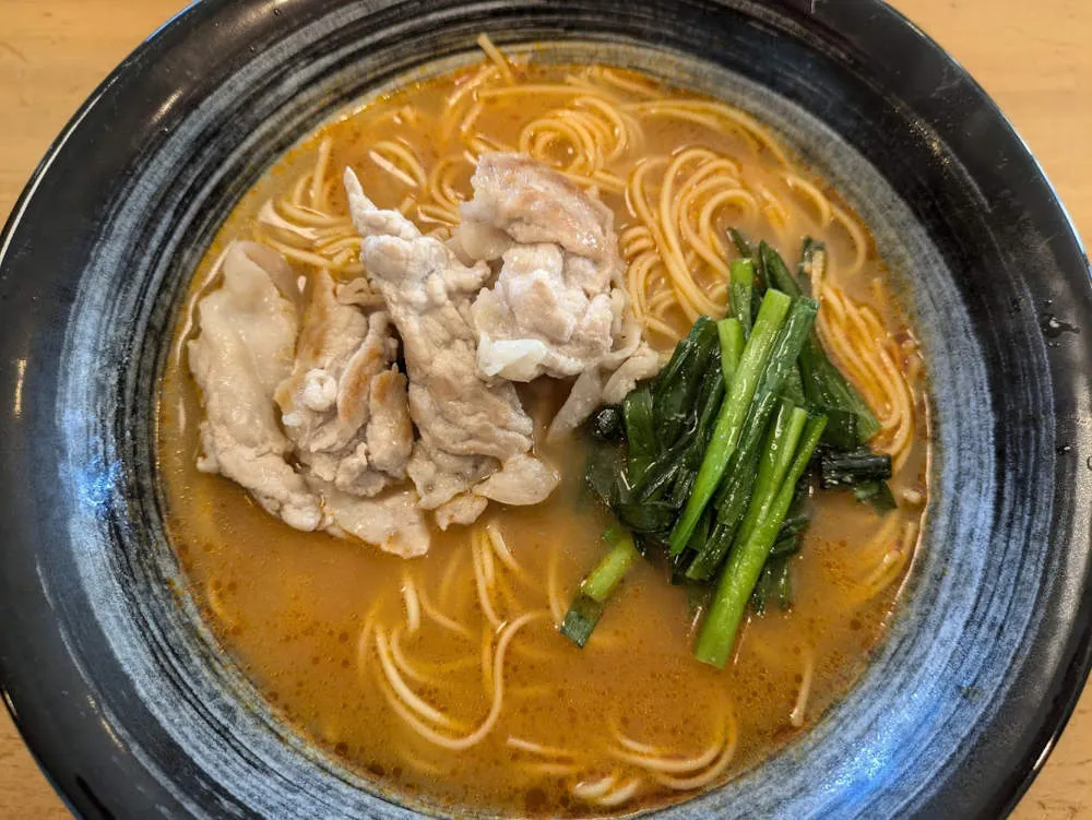 豚コマニラトッピング海老ラーメン