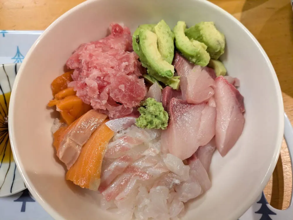 極上アボカド海鮮丼