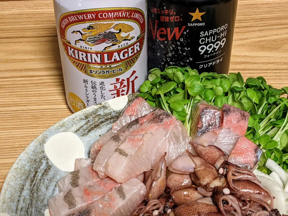 ぶり刺身とホタルイカのかいわれ和え