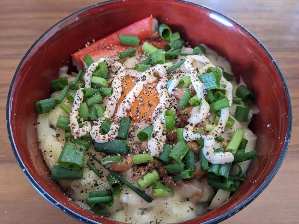 とろ〜りチーズと納豆たまごの全部のせジャンク改どんぶり